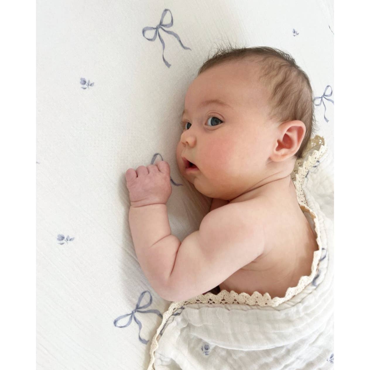 Cotton Gauze Crib Sheet - Periwinkle Bows