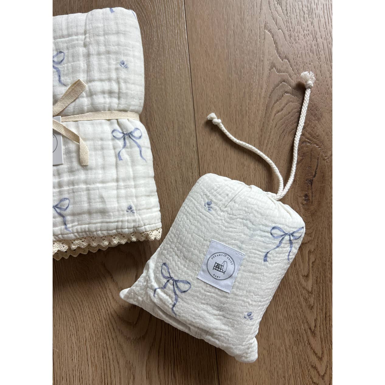 Cotton Gauze Crib Sheet - Periwinkle Bows