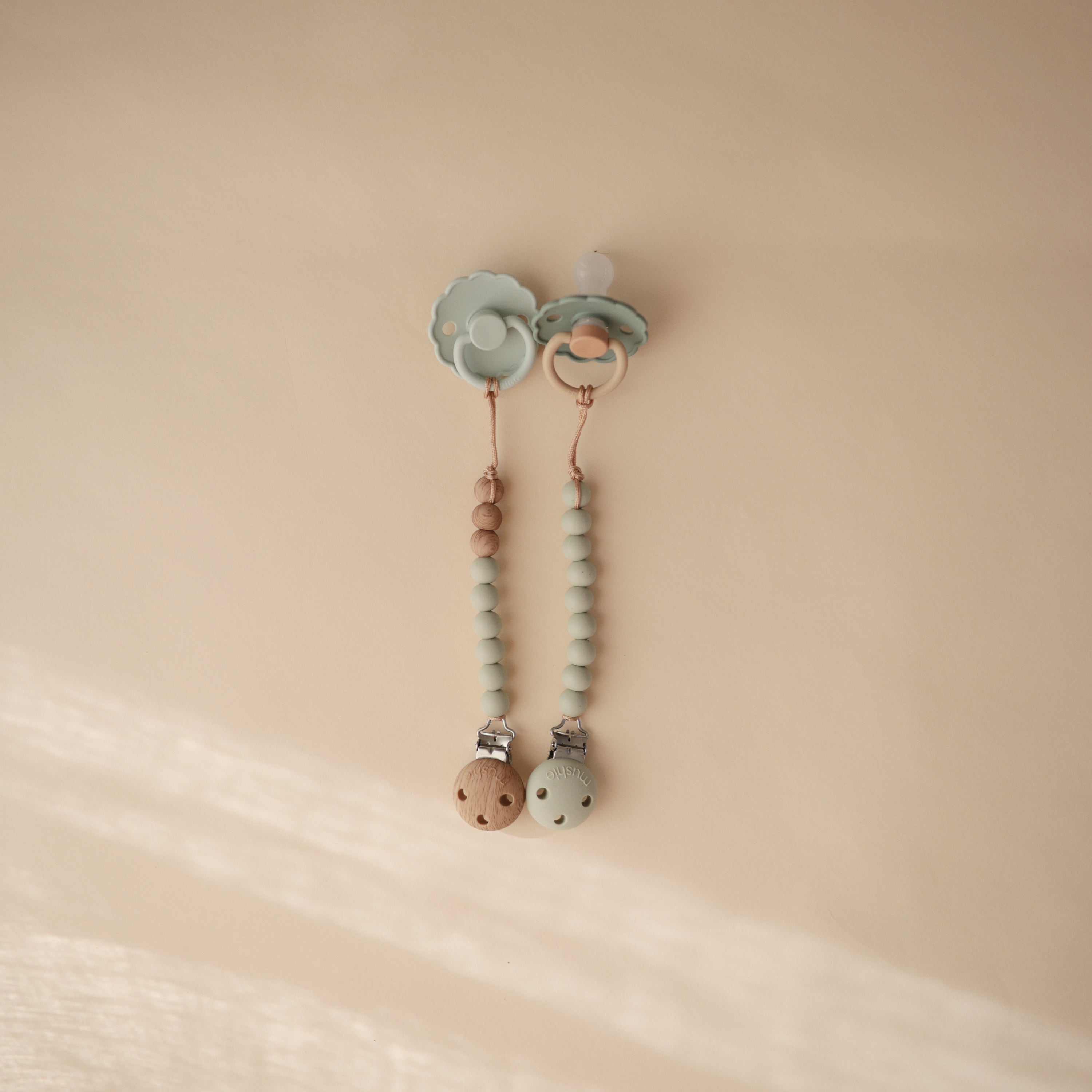 Silicone Pacifier Clip - Eva